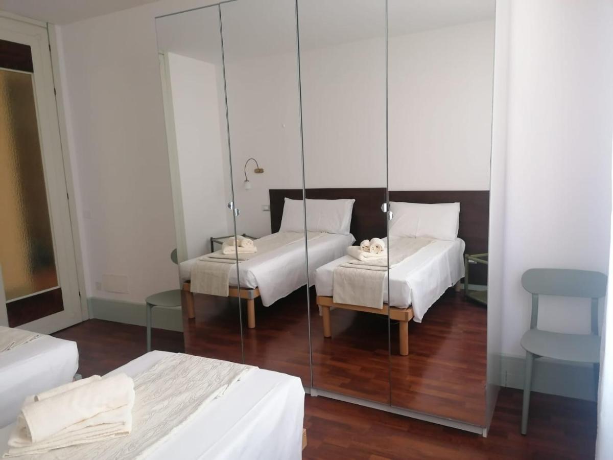 Appartement Le Finestre Sugli Ulivi à Desenzano del Garda Extérieur photo